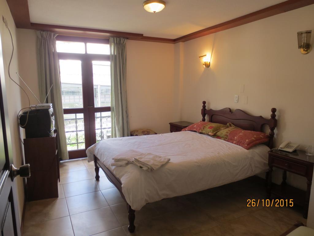 Hotel Cumanda Alfaro Zimmer foto