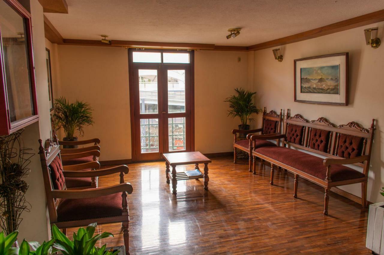 Hotel Cumanda Alfaro Exterior foto